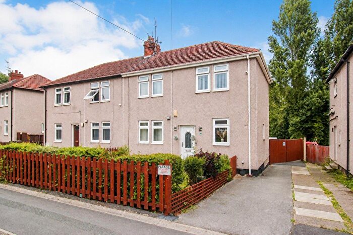 3 Bedroom Semi-Detached House For Sale In Townley Road, Wakefield, WF2
