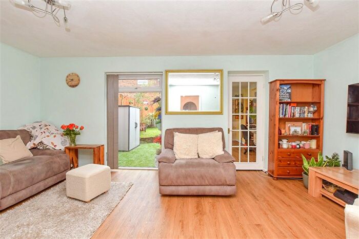 3 Bedroom Terraced House For Sale In Courtfield Avenue, Lordswood, Chatham, Kent, ME5