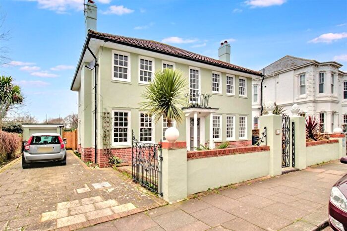 4 Bedroom Detached House For Sale In Madeira Avenue, Worthing, BN11