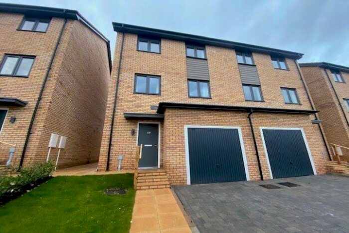 4 Bedroom Property To Rent In Poppy Close, Bristol, BS34