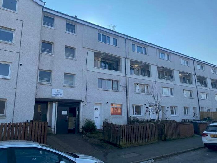 2 Bedroom Apartment To Rent In Kintyre Avenue, Linwood, PA3