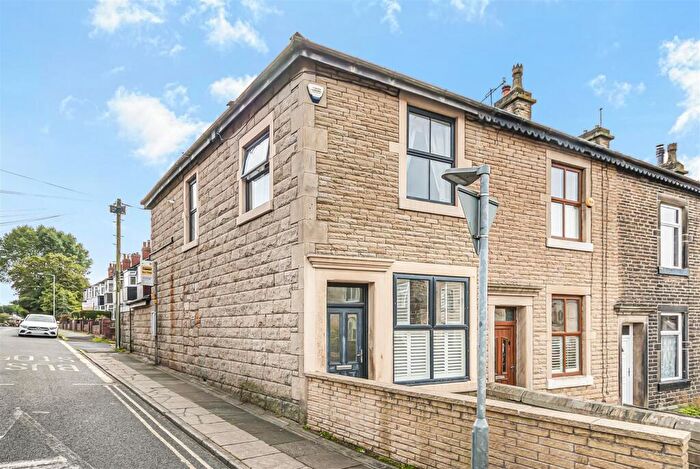 3 Bedroom End Of Terrace House For Sale In Peel Brow, Ramsbottom, Bury, BL0