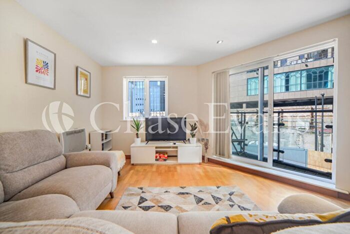 2 Bedroom Flat For Sale In Cuba Street, Canary Wharf, London, E14