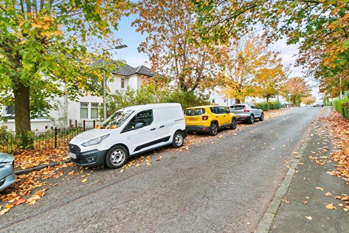 2 Bedroom Flat For Sale In Maple Drive, Clydebank, G81