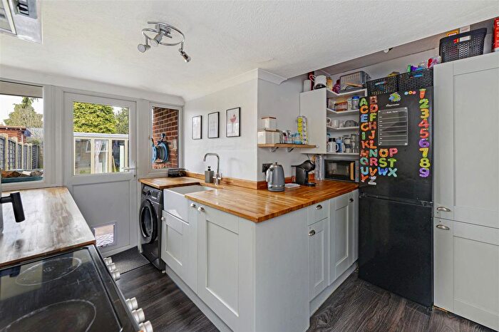 2 Bedroom Semi-Detached House For Sale In Mount Pleasant, Paddock Wood, Tonbridge, TN12