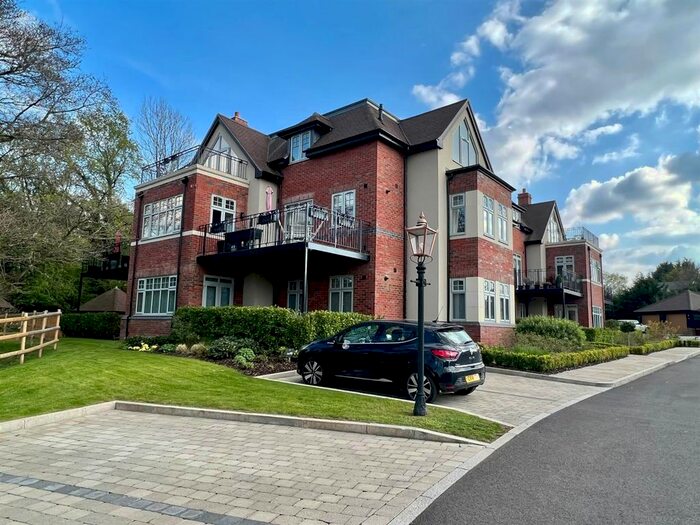 2 Bedroom Flat For Sale In Kingsbrooke, Colwall, Malvern, WR13