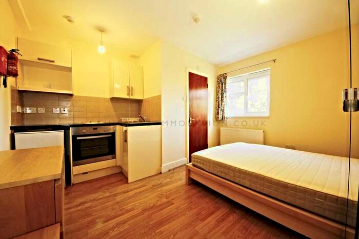 Flat To Rent In Bonham Road, Brixton, SW2