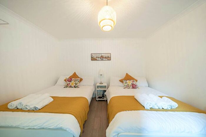 1 Bedroom Flat For Sale In Camden Street, Camden Town, London, NW1