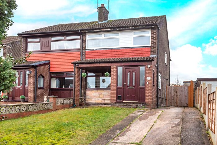 3 Bedroom Semi-Detached House For Sale In Avon Road, Heywood, OL10