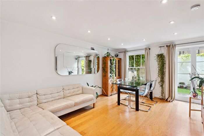 2 Bedroom Flat To Rent In Bramwell Mews, Barnsbury, N1