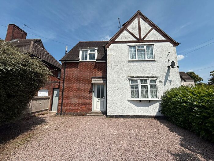 3 Bedroom Semi-detached House To Rent In New Fields Square, Leicester, LE3