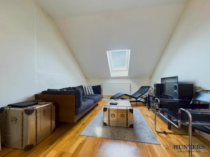 2 Bedroom Flat To Rent In Church Lane, Pocklington, YO42