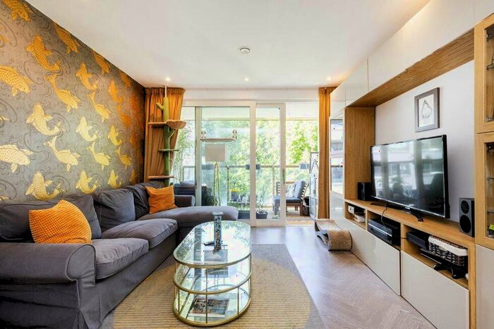 2 Bedroom Flat To Rent In Market Road, Islington, N7