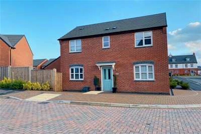 3 Bedroom House To Rent In Burton Street, Wingerworth, S42