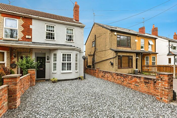 3 Bedroom Semi Detached House For Sale In Old Whitley Wood Lane, Reading, RG2