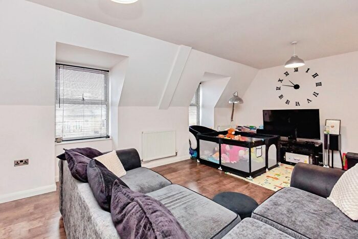 2 Bedroom Flat For Sale In Priestgate, Peterborough, Cambridgeshire, PE1 - Photo 2