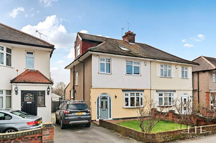 4 Bedroom Semi Detached House For Sale In Highfield Road, Romford, RM5