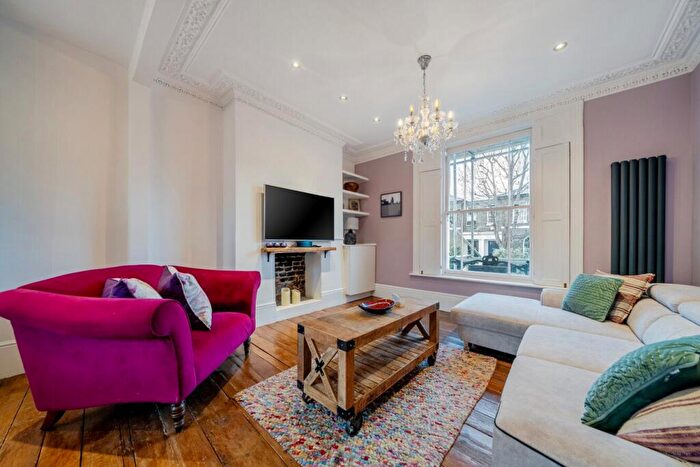 2 Bedroom Maisonette For Sale In Lorrimore Road, London, SE17