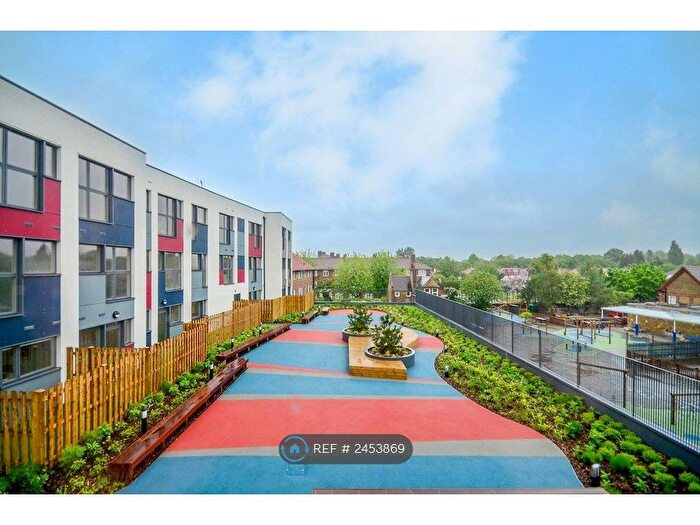 2 Bedroom Flat To Rent In Deepak House, London, SW17