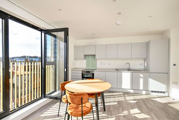 1 Bedroom Flat To Rent In Medway Street Chatham, ME4