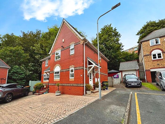 3 Bedroom Semi Detached House For Sale In Stow Park Drive, Newport, NP20