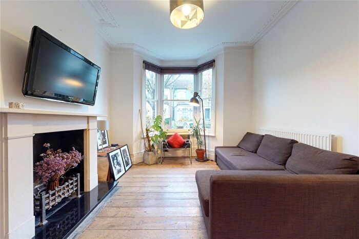 3 Bedroom Terraced House To Rent In Glyn Road, Hackney, London, E5
