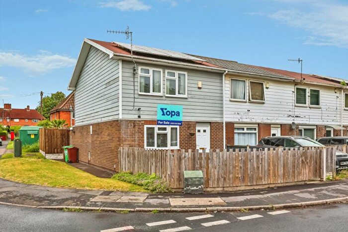 3 Bedroom End Of Terrace House For Sale In Longdale Road, Nottingham, NG5