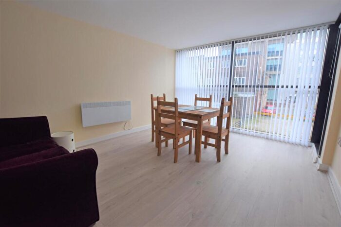 2 Bedroom Apartment To Rent In Hamilton House, Pall Mall, L3
