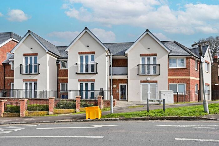 2 Bedroom Flat For Sale In The Vale, Vale Road, Bushey, WD23