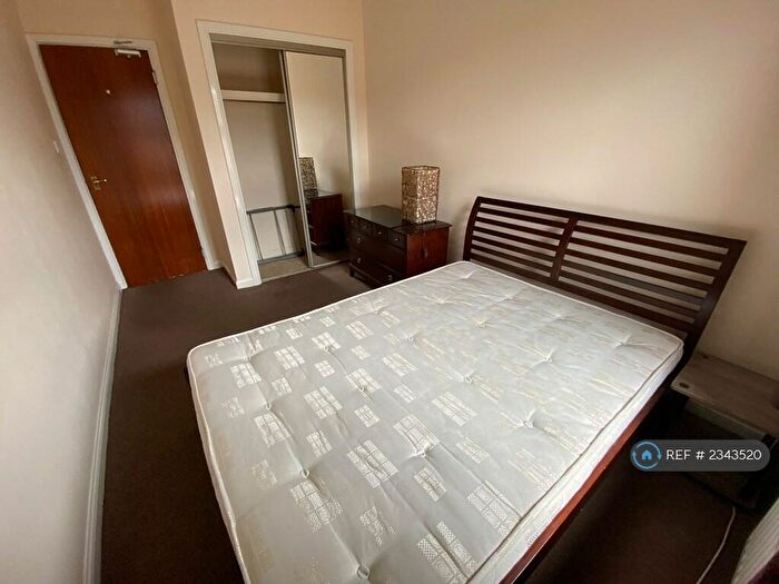 2 Bedroom Flat To Rent In Old Rutherglen Road, Glasgow, G5