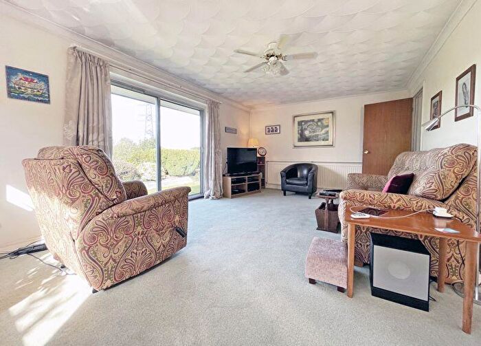 2 Bedroom Bungalow For Sale In Roman Way, Honiton, EX14