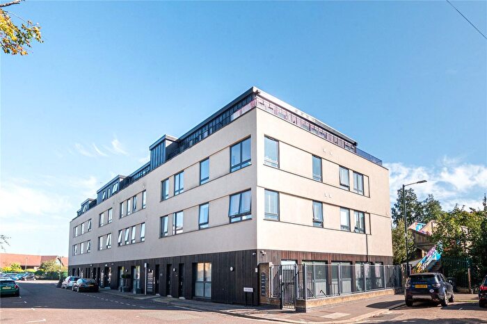 2 Bedroom Flat For Sale In Dee Road, Surrey, TW9