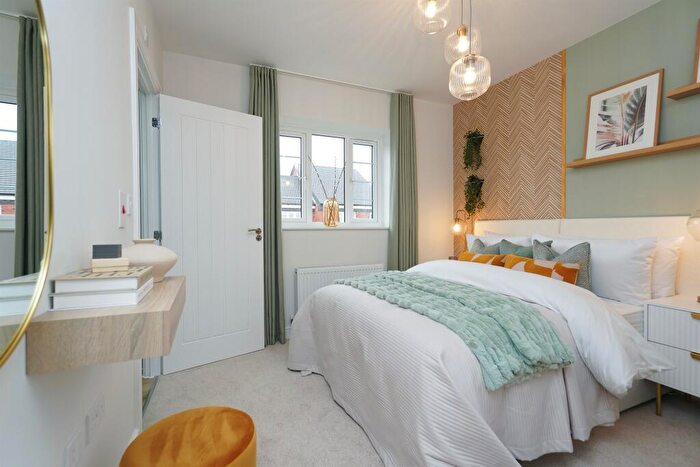 3 Bedroom Terraced House For Sale In Abbey Meadows, Leicester, LE4