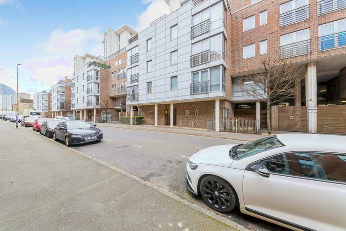 2 Bedroom Flat To Rent In Hamburg House, Admiralty Quater, PO1