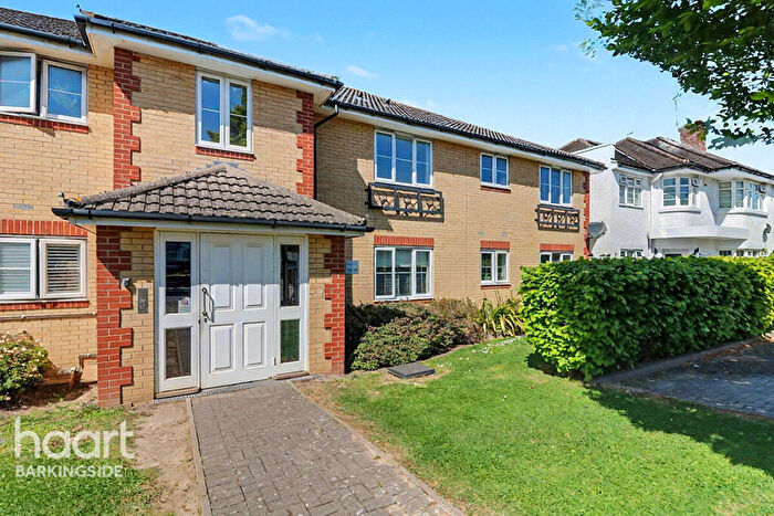 1 Bedroom Apartment For Sale In Herent Drive, Clayhall, IG5