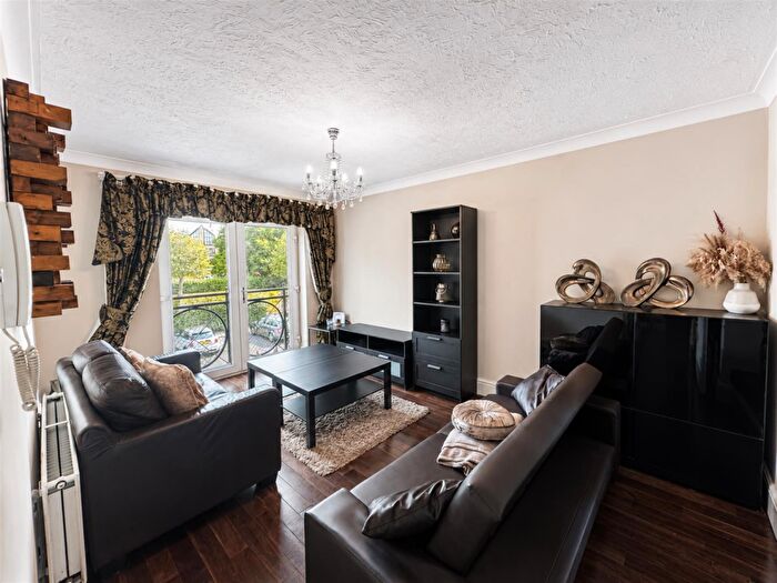 2 Bedroom Apartment To Rent In South Ferry Quay, South Ferry Island, L3