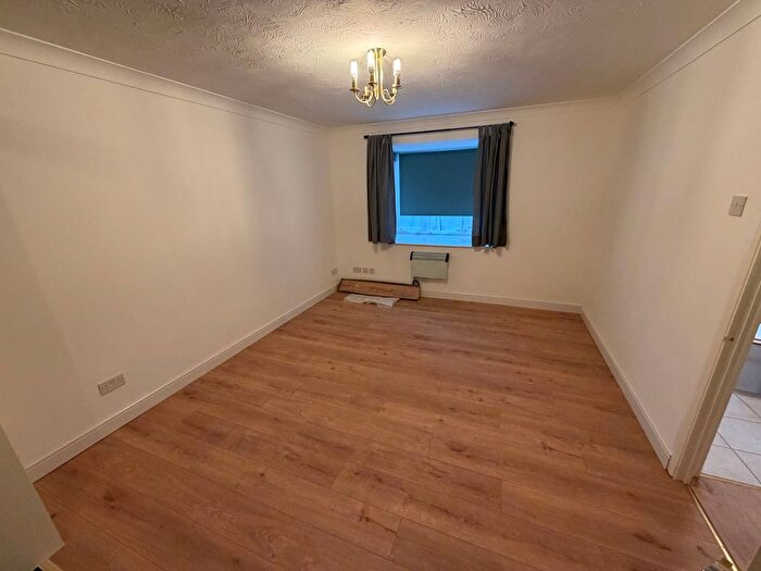 Studio To Rent In Laburnum Close, Friern Barnet, N11