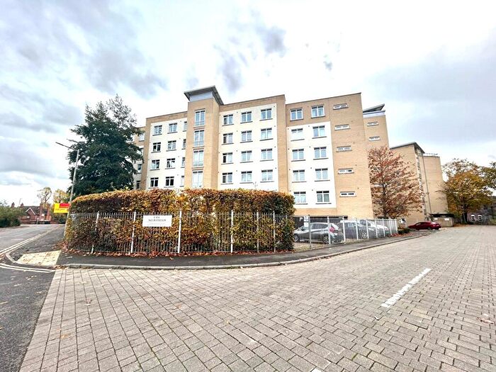 2 Bedroom Apartment To Rent In Kenavon Drive, Reading, Berkshire, RG1