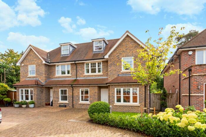 4 Bedroom Semi-Detached House To Rent In Little Orchard Place, Esher, KT10