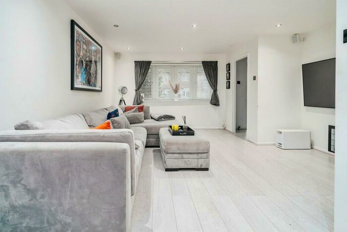 3 Bedroom Terraced House For Sale In The Croft, Broxbourne, EN10