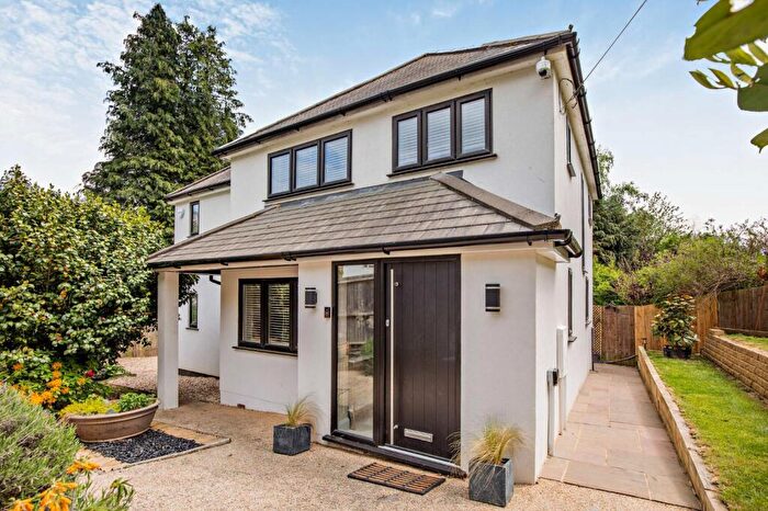 4 Bedroom Detached House For Sale In Cherry Tree Avenue, Haslemere, Surrey, GU27