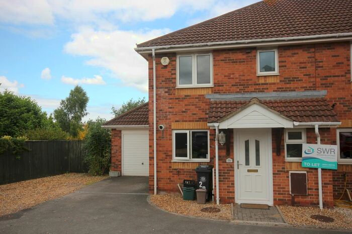 3 Bedroom End Of Terrace House To Rent In Wick Road, Bristol, BS4