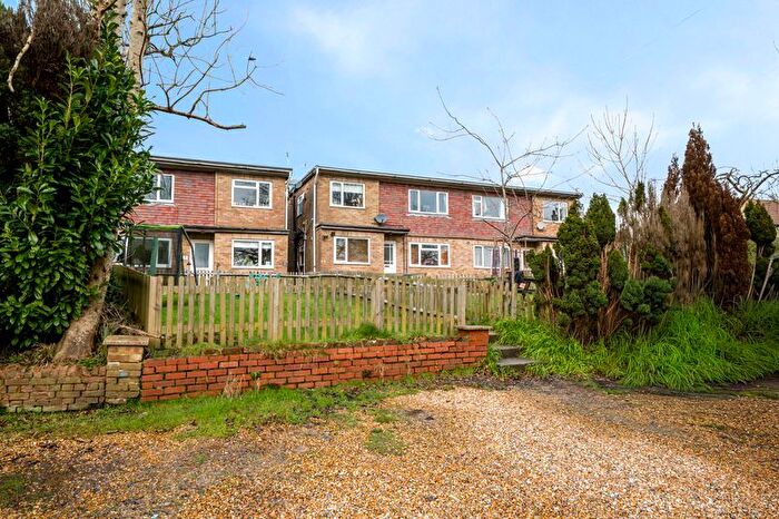 2 Bedroom Flat For Sale In Swaylands Avenue, Crowborough, TN6