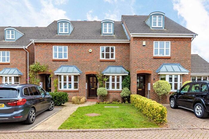 4 Bedroom House To Rent In Nicholson Mews, Kingston Upon Thames, KT1