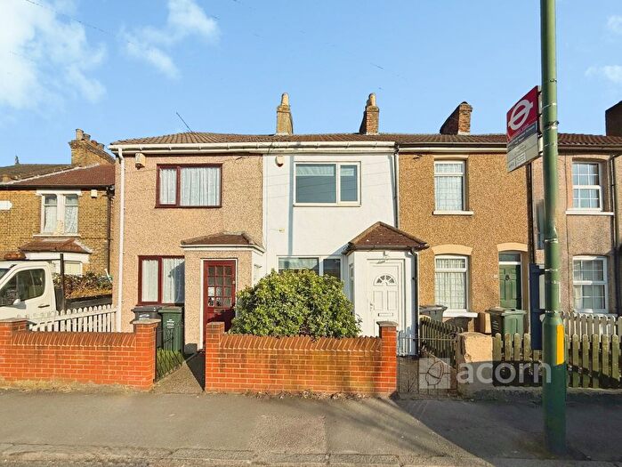 3 Bedroom Terraced House To Rent In Shepherds Lane, Dartford, DA1