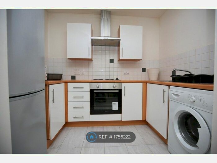 2 Bedroom Flat To Rent In Hever Hall, Coventry, CV1
