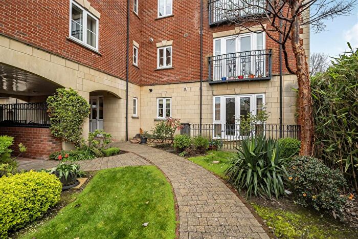 2 Bedroom Apartment For Sale In Clarence Court, Clarence Street, Yeovil, BA20