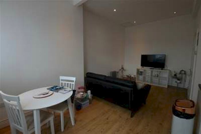 1 Bedroom Flat To Rent In Rooks Nest Road, Outwood, Wakefield, WF1