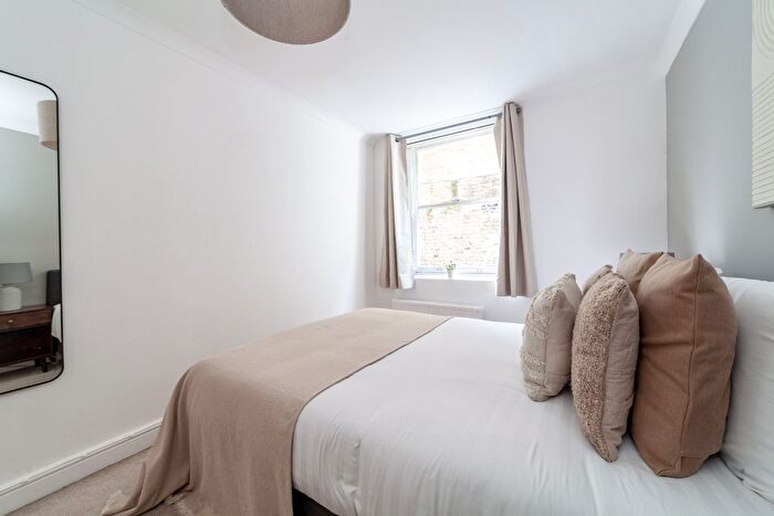 2 Bedroom Flat To Rent In Northbourne Road, London, SW4