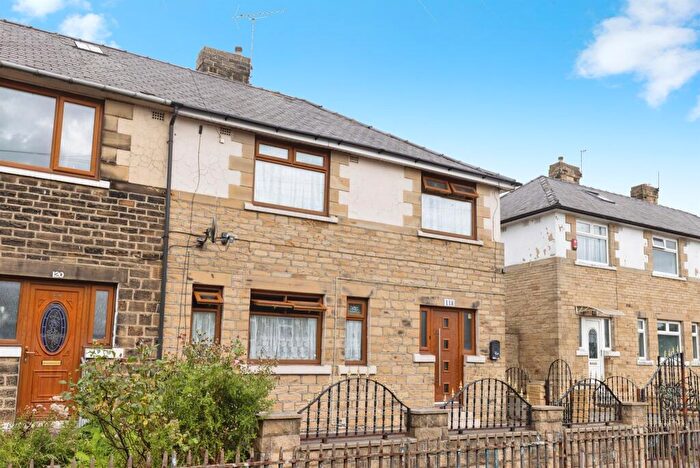 4 Bedroom End Of Terrace House For Sale In White Abbey Road, Bradford, BD8